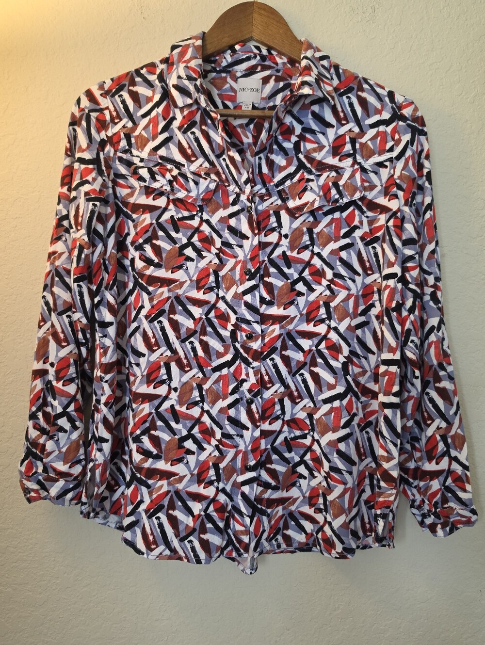 Nic & Zoe Snap Button Blouse Womens XS Blue Red Brown Abstract Art To Wear Top